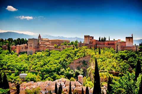 Granada: Full-Day Trip from Seville with Transfers