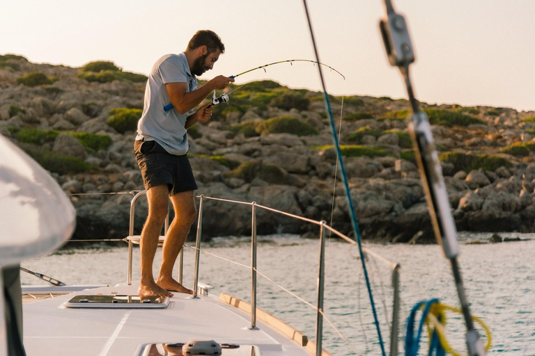 Panormo: Crucero privado en velero al atardecer con bebidas y aperitivos