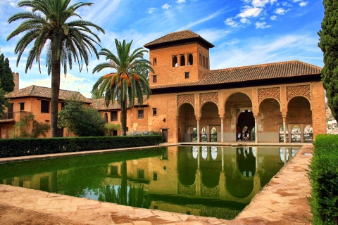 Granada: Trip vanuit Sevilla inclusief vervoer (1 dag)Spaanstalige gids