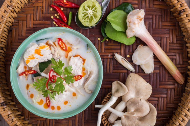 Phuket: Auténtica clase de cocina tailandesaPhuket: Clase de cocina tailandesa de medio día