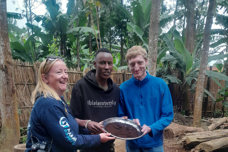 Arusha: Arts, Culture, and Coffee Guided Tour with Lunch