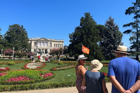 Istanbul : Visite guidée du Palais de Dolmabahce avec billets d'entréeVisite de groupe en anglais