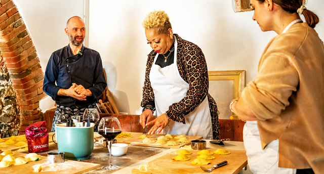 From Siena: Tuscan Cooking Class with Wine & Lunch