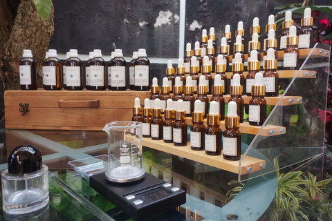 Gianyar: Laboratorio di creazione di profumiSessione di rosa (50 ml)