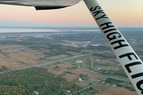 Burlington: experiência de voo panorâmico na costa do Lago OntárioBurlington: experiência de voo panorâmico pela costa do Lago Ontário