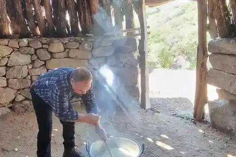 Sardegna: laboratorio privato di produzione del formaggio e tour del Supramonte