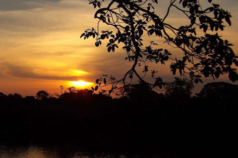 De Puerto Maldonado || Passeio de barco de 3 horas ao pôr do sol ||