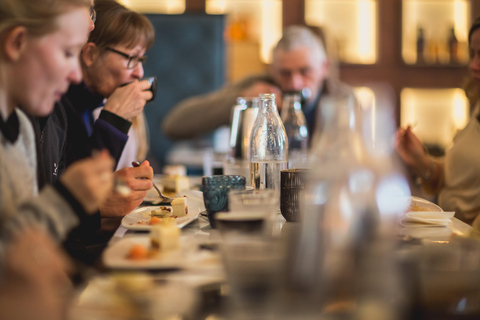 Akureyri: Food Walk With 5 Tastings and Local Guide