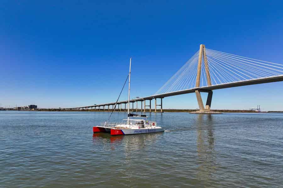 Charlestoner Hafen: Mimosa-Bootsfahrt mit Brunch | Brunch inklusive. Foto: GetYourGuide