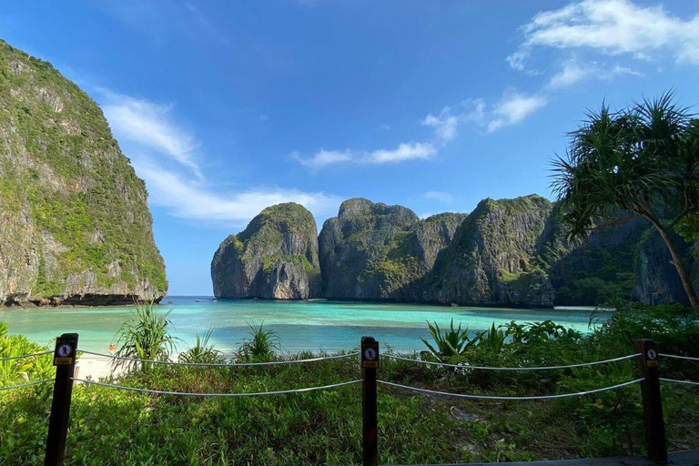 Luxe privé longtailboot naar Maya Bay