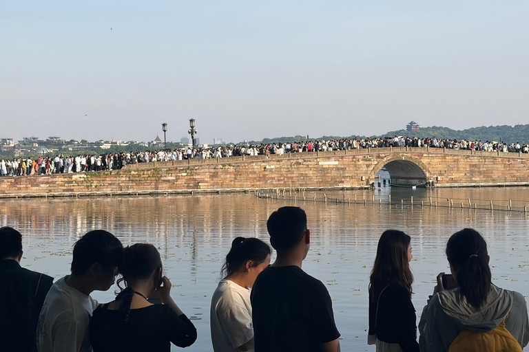 Hangzhou: West Lake Half-Day Tour with Boat Ride