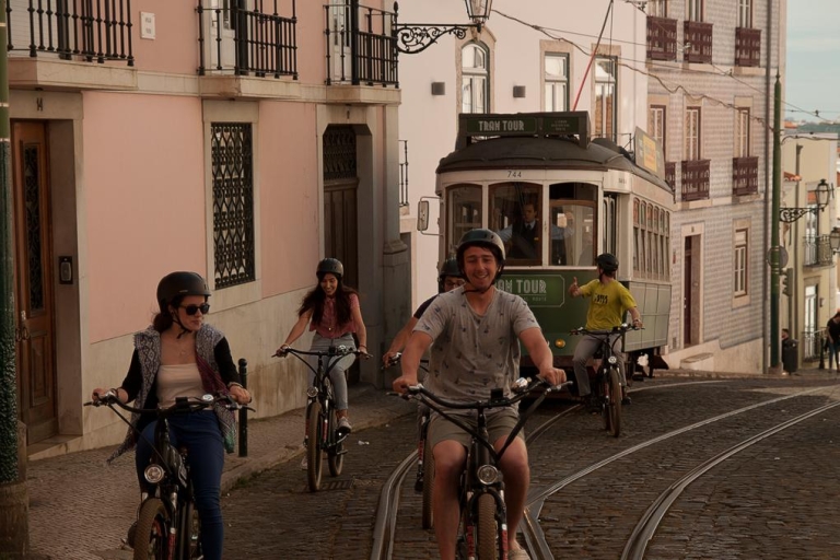 Lisbon: 2.5-Hour Hills Tour by Electric Bike Shared Tour in German