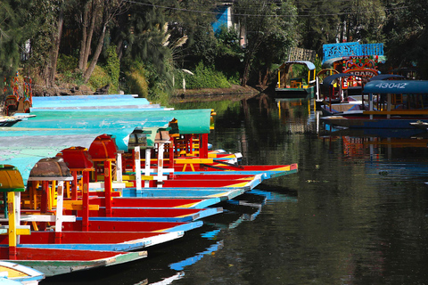 CDMX: Tour of Xochimilco and Coyoacán with option to visit the Frida Kahlo Museum Shared tour with visit to the Frida Kahlo Museum and traditional lunch