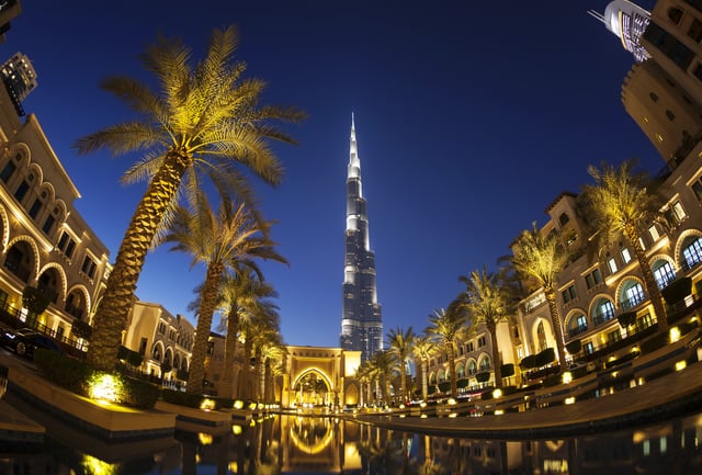 Burj Khalifa : coupe-file, repas gastronomique, transfert