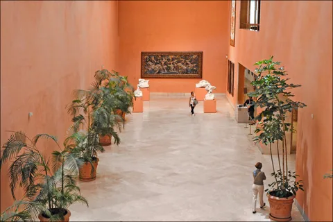 Visita guiada privada a pie de 4 horas por los Museos de Madrid