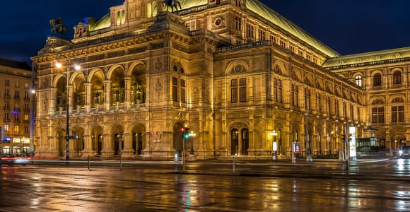 Vienna: Night Bus Tour Past the Prater to Kahlenberg Lookout