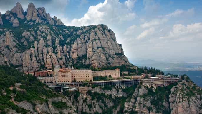from barcelona montserrat monastery easy hike cable car