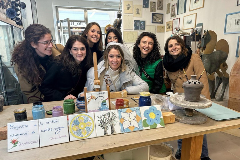 Mugello, Tuscany. Majolica decoration technique workshop. The majolica technique: a ceramic decoration wokshop.