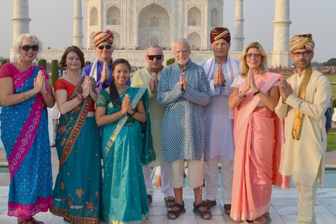 Da Delhi: tour privato all'alba del Taj Mahal e del Forte di AgraDa Agra: solo auto privata, autista e guida