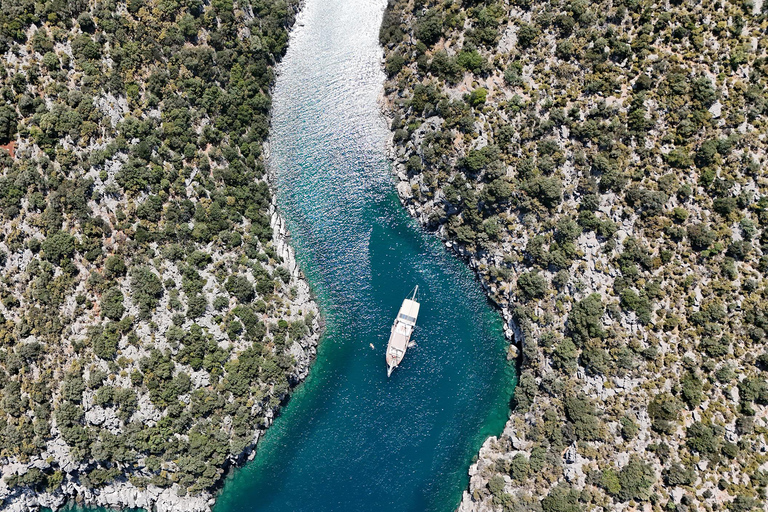 Żegluj po Turcji: Rejs guletem Fethiye Kekova w mieszanym wieku