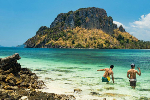 Krabi: 4 öar och grottor båttur med lunch4 öar tur med motorbåt