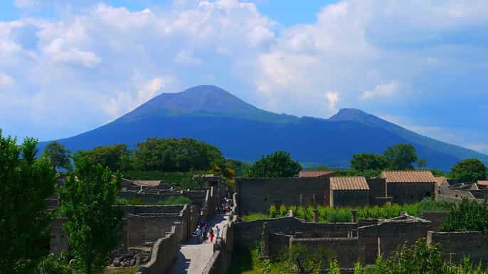 pompeii and vesuvius fullday tour from amalfi coast