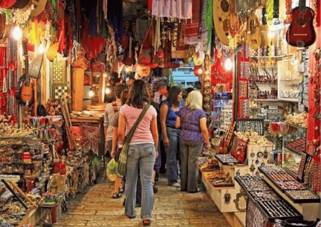Visit Vibrant Markets of Mumbai (2 Hours Guided Walking Tour) in Thane, India