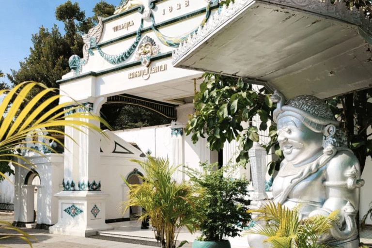 Yogyakarta : Yogyakarta Palace Tour z wielojęzycznym przewodnikiem