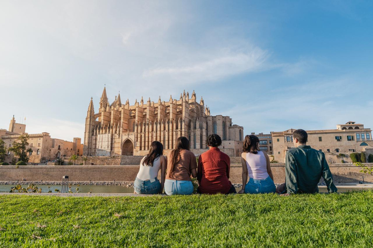 Palma: Old Town & Waterfront Private Photoshoot Ultimate: 50 photos + cinematic video reel | 90 mins