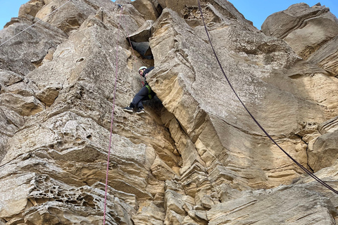 Baku: Rock Climbing Experience with Guide and Gear