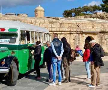 La Valletta: autobus vintage domenicale per Marsaxlokk