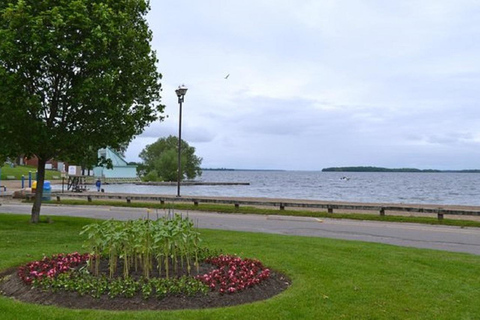 From Toronto: Lake Muskoka and Huntsville Group Day Trip