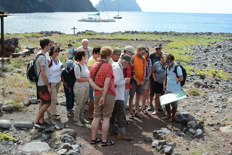 Tour en catamarán a las islas Desertas desde Funchal