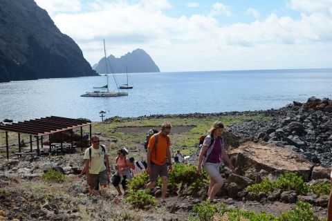 Ilhas Desertas: Excursão 1 Dia de Catamarã saindo de Funchal