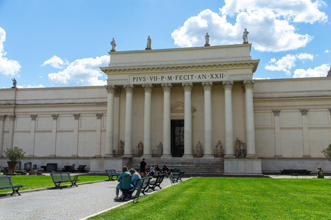 VIP Vatican Tour Sistine Chapel, St.Peter’s & Skip-the-Line Rome: Vatican Museums and Sistine Chapel Semi- Private Tour