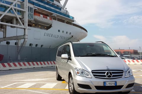 Private Transfer between Venice Airport and Cruise Port