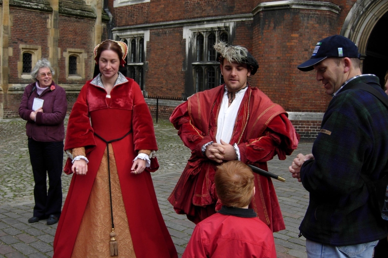 London: Hampton Court Private Guided Tour Private Guided Tour by Vehicle
