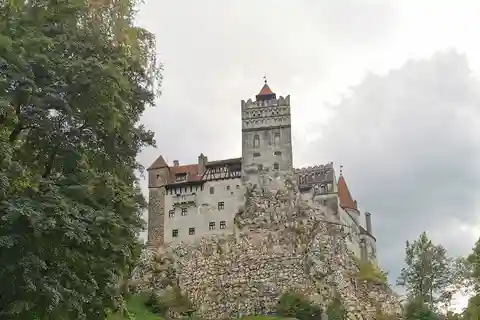 Tour privato di un giorno da Bucarest al castello di Dracula