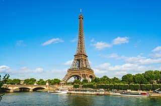 Paris: Ticket zur Spitze des Eiffelturms und Flussfahrt auf der Seine