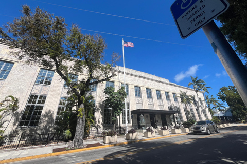 Miami: 2-Hour Tour of Key West's Historic District in French and English From Miami: 2-Hour Historic Key West Tour in French and English