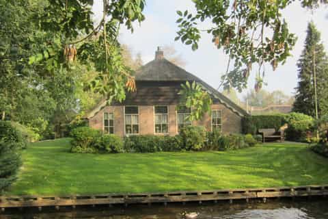 Giethoorn & the New Polders: Small Group Tour from Amsterdam