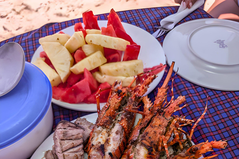 Zanzíbar: tour de un día a la isla Pungume y esnórquelZanzíbar: tour de un día a la isla de Pungume y snorkel