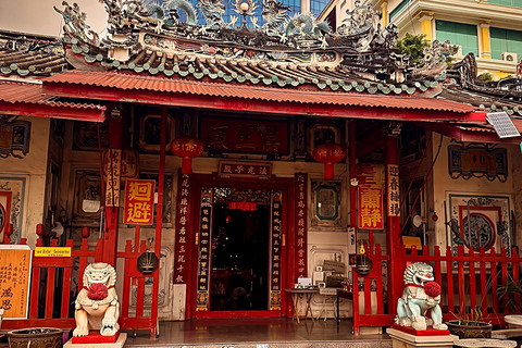 Small Group Bangkok Tour: Street Food, Markets and Temples