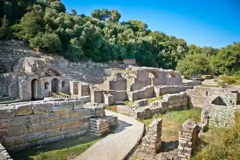 Highlights von Saranda Butrint Park-Blaues Auge-Lekuresi Schloss