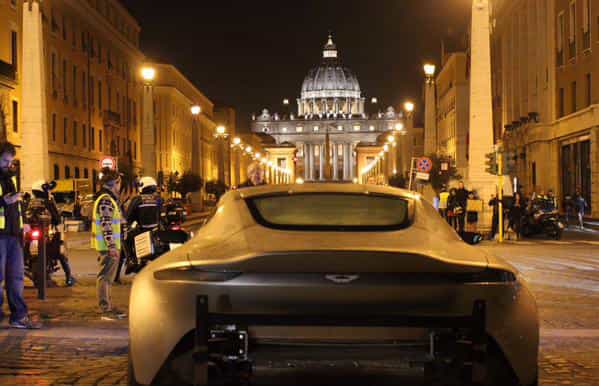 rome james bond spectre tour by minivan