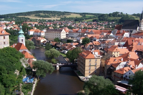 Desde Praga: excursión de un día a Česky KrumlovTour en inglés