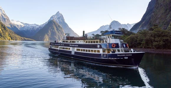 From Queenstown: Milford Sound Cruise and Coach Day Tour