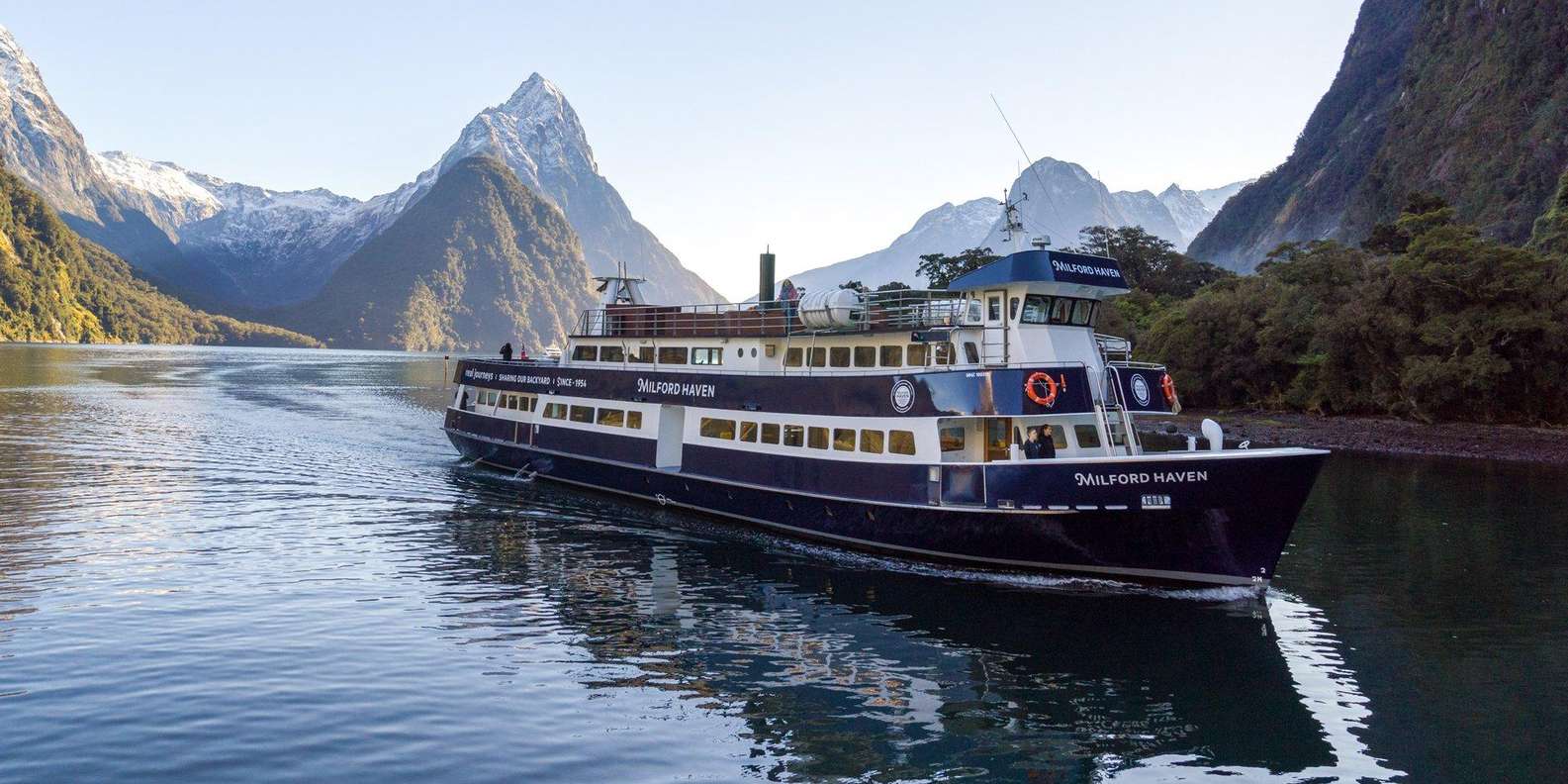 From Queenstown: Milford Sound Cruise and Coach Day Tour