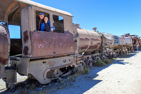 La Paz: 4-Day Uyuni Salt Flats to San Pedro de Atacama ENGLISH-SPEAKING GUIDE