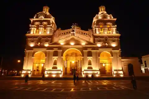 De Córdoba: Visita ao legado jesuíta